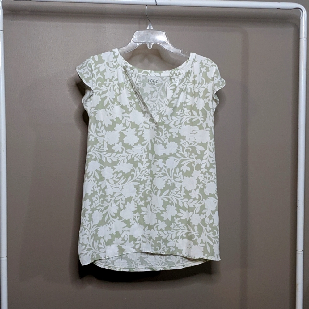 Loft Pale Green & White Tip